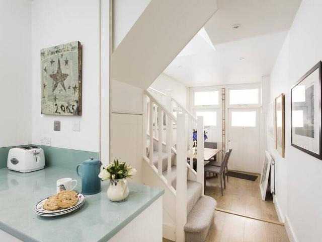 London, SW5 0LE, United Kingdom | 2 bed house for rent #97925395 | Rentberry
