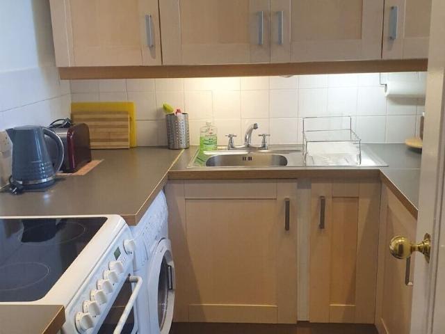 London, SW5 9DN, United Kingdom | 2 bed apartment for rent #170794164 | Rentberry