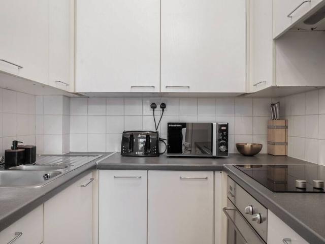 London, SW5 9DY, United Kingdom | 2 bed apartment for rent #164259230 | Rentberry