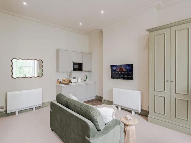 London, SW5 9PG, United Kingdom | 1 bed apartment for rent #168682307 | Rentberry
