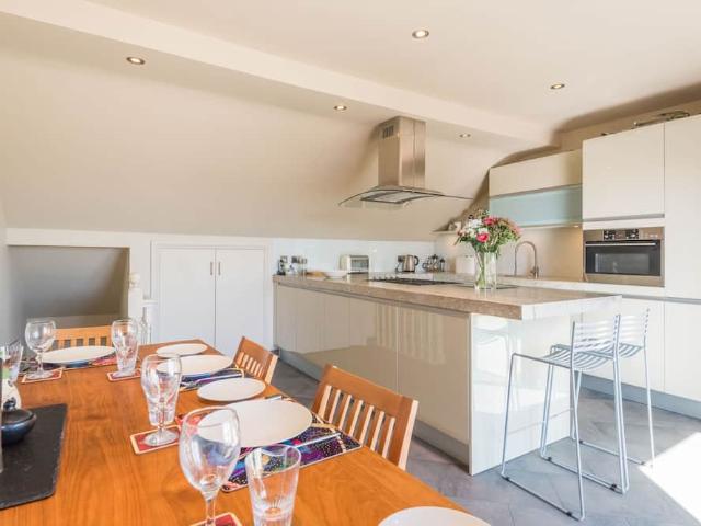 London, SW6 4SR, United Kingdom | 2 bed apartment for rent #147707910 | Rentberry