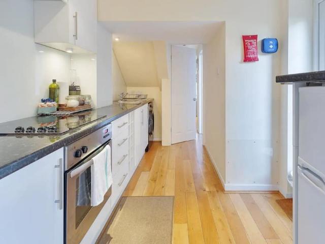 London, SW6 5LR, United Kingdom | 2 bed apartment for rent #95643820 | Rentberry