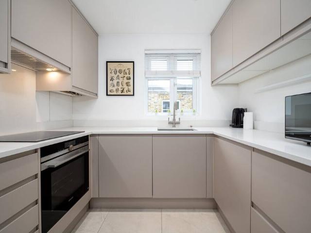 London, SW6 7BD, United Kingdom | 3 bed apartment for rent #112194736 | Rentberry