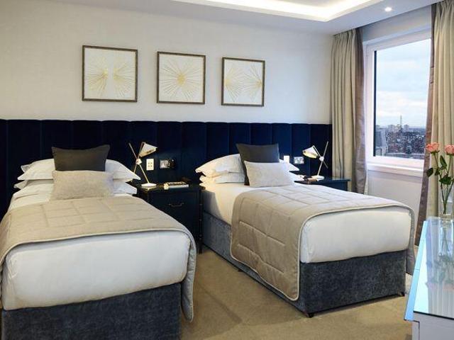 London SW7 3 bed apartment to rent £25,783 pcm £5,950 pw
