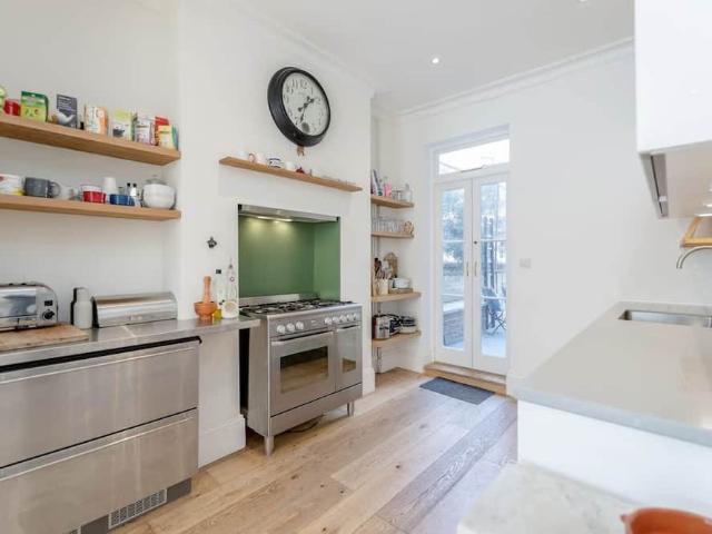 London, SW8 1TB, United Kingdom | 3 bed house for rent #164716496 | Rentberry