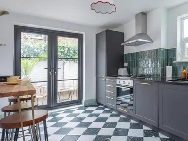London, SW8 4RU, United Kingdom | 3 bed house for rent #128588006 | Rentberry