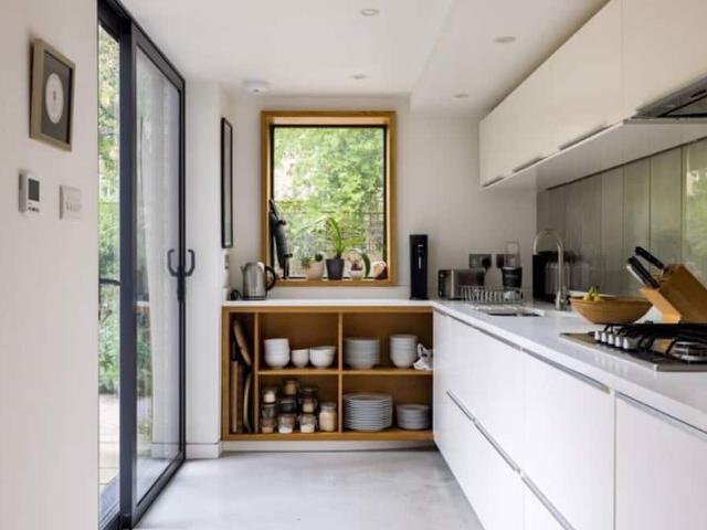 London, SW9 0RE, United Kingdom | 4 bed townhouse for rent #98047979 | Rentberry