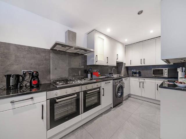 London, SW9 8QR, United Kingdom | 4 bed house for rent #160299421 | Rentberry