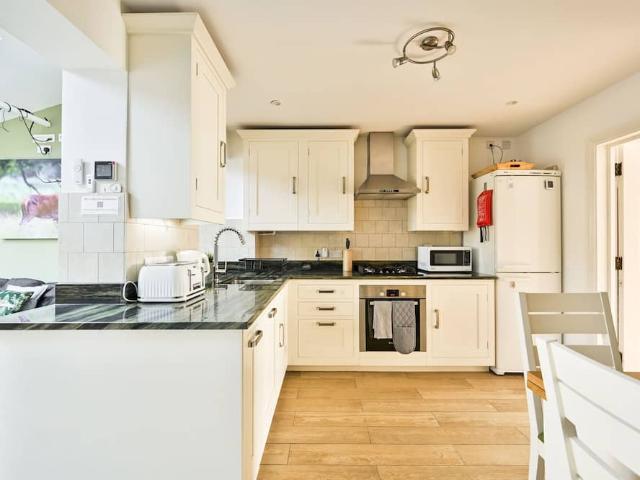 London, SW13 0JQ, United Kingdom | 3 bed house for rent #172266621 | Rentberry