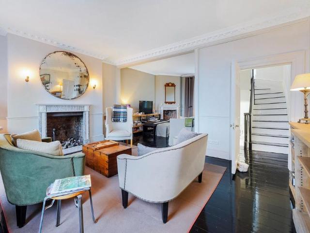 London SW10 4 bed terraced house to rent £14,000 pcm £3,231 pw
