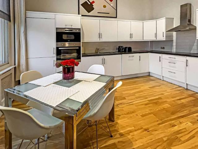 London, SW10 9AP, United Kingdom | 2 bed apartment for rent #97886451 | Rentberry