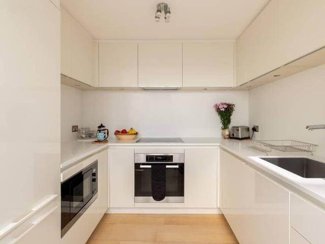 London, SW10 9NR, United Kingdom | 3 bed house for rent #168407582 | Rentberry