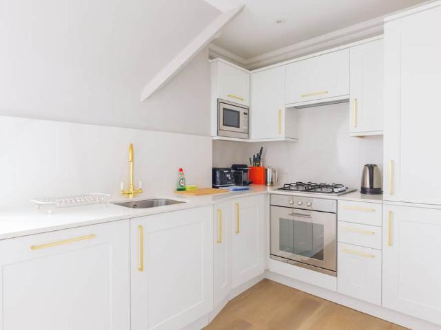 London, SW10 9PF, United Kingdom | 2 bed townhouse for rent #133904436 | Rentberry