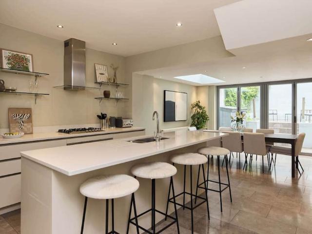 London, SW10 0JL, United Kingdom | 4 bed townhouse for rent #154349656 | Rentberry