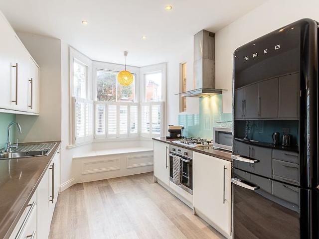 London, SW10 0SQ, United Kingdom | 3 bed house for rent #160273035 | Rentberry