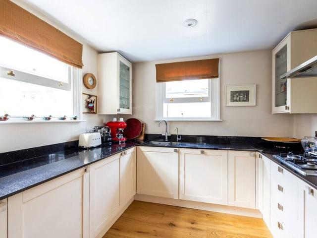 London, SW10 0QJ, United Kingdom | 3 bed house for rent #95669263 | Rentberry