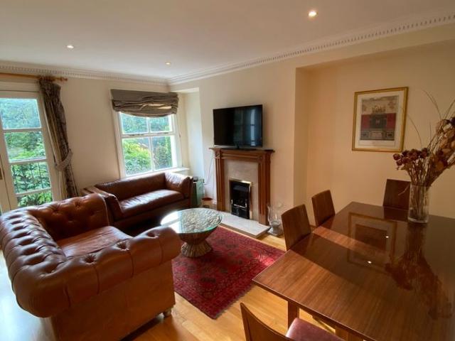 London SW10, 2 bed flat to rent, £3,200 pcm | PrimeLocation