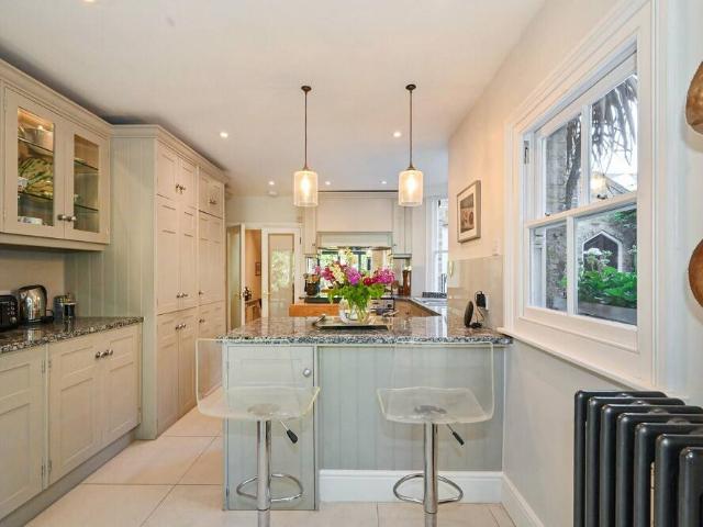 London, SW11 4NU, United Kingdom | 2 bed apartment for rent #148144595 | Rentberry