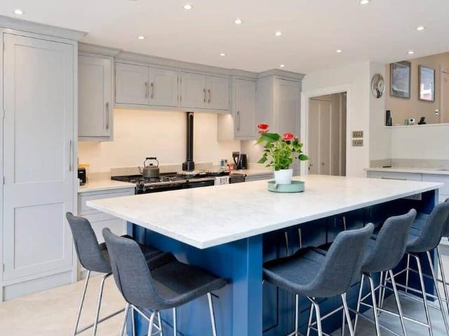 London, SW11 6RZ, United Kingdom | 4 bed house for rent #98104040 | Rentberry