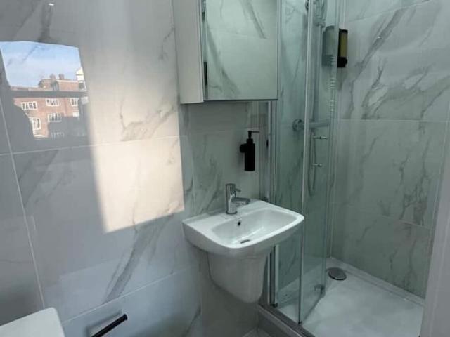 London, SW11 1PJ, United Kingdom | 1 bed house for rent #165859359 | Rentberry