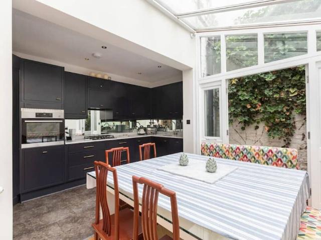London, SW11 3HB, United Kingdom | 3 bed townhouse for rent #97272110 | Rentberry