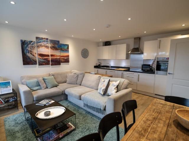 London, SW12 8EW, United Kingdom | 2 bed apartment for rent #108015934 | Rentberry