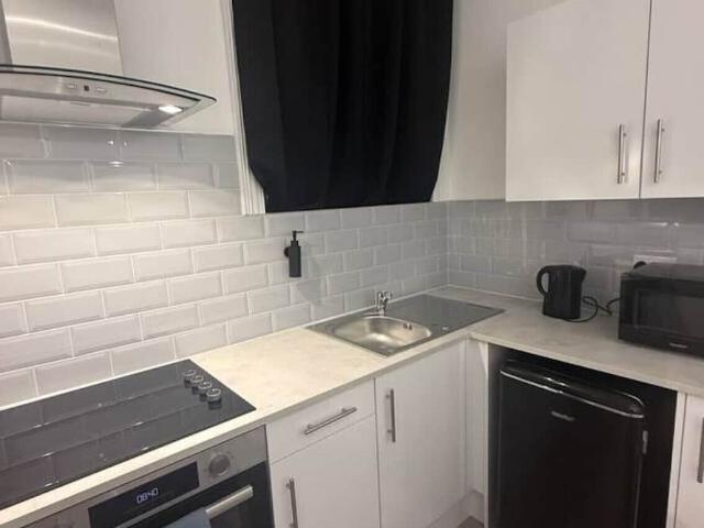 London, SW12 9AP, United Kingdom | Studio apartment for rent #164720135 | Rentberry