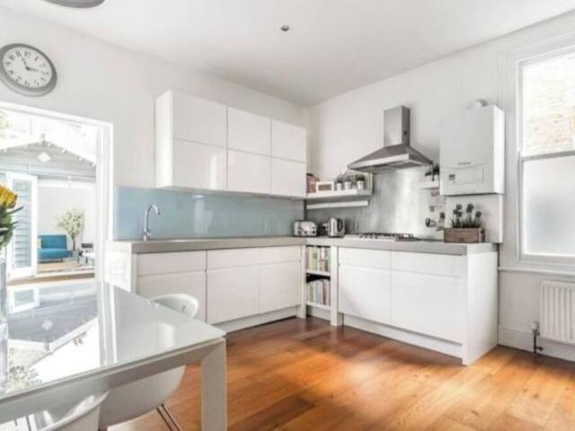 London, SW12 9ST, United Kingdom | 2 bed apartment for rent #147449058 | Rentberry