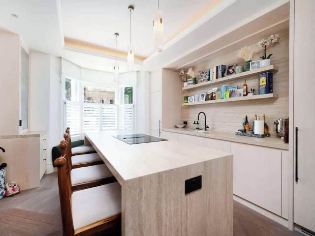 London, SW12 9RY, United Kingdom | Studio house for rent #169063658 | Rentberry
