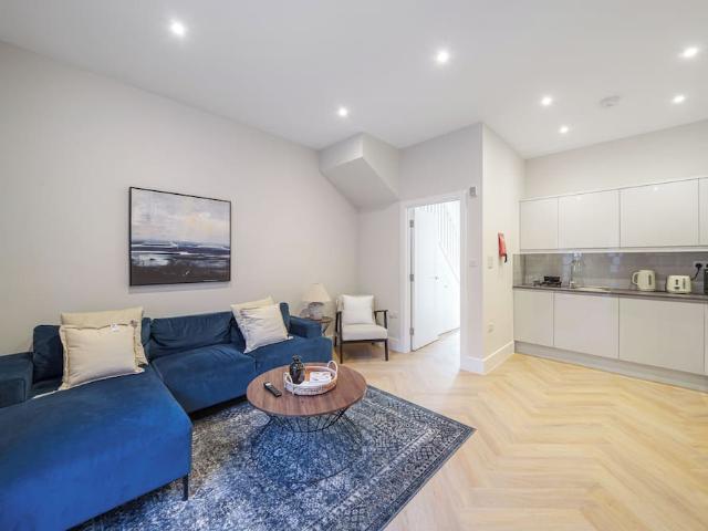London, SW17 0RX, United Kingdom | 2 bed apartment for rent #168030592 | Rentberry