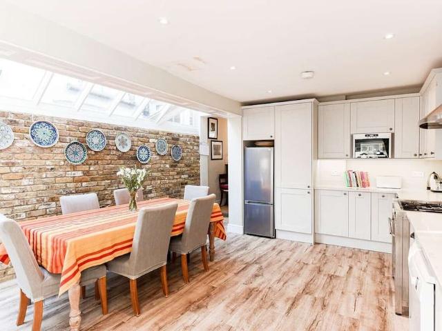 London, SW15 1JS, United Kingdom | 3 bed house for rent #110378167 | Rentberry