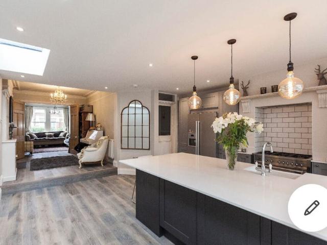 London, SW15 2NG, United Kingdom | 5 bed townhouse for rent #125263804 | Rentberry