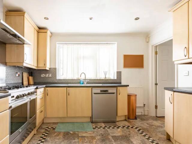 London, SW15 3QP, United Kingdom | 3 bed house for rent #96765953 | Rentberry