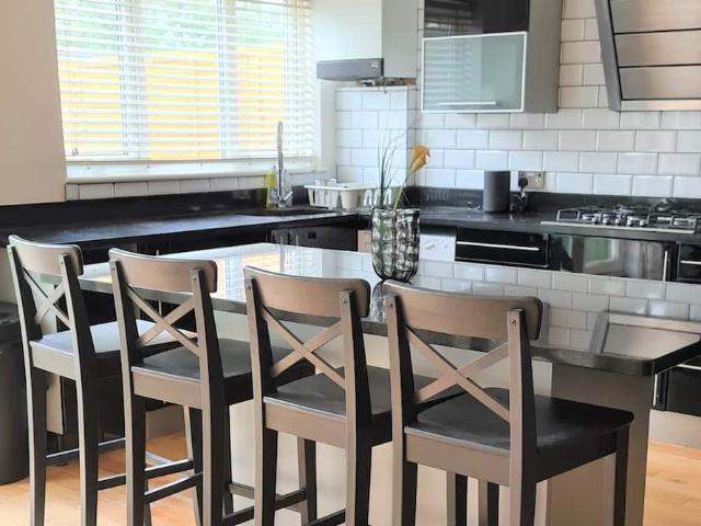 London, SW16 4QX, United Kingdom | 4 bed house for rent #98270370 | Rentberry