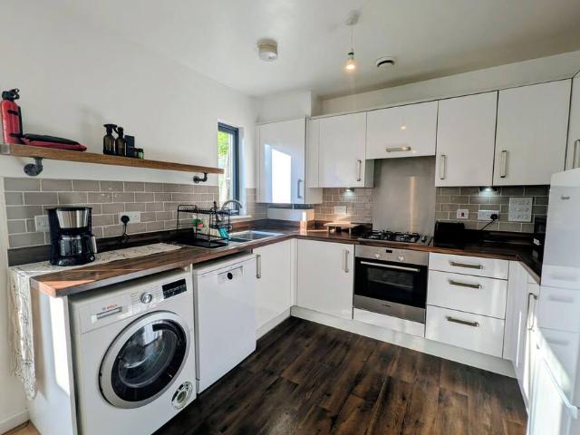 London, SW16 5ER, United Kingdom | 2 bed house for rent #169416846 | Rentberry
