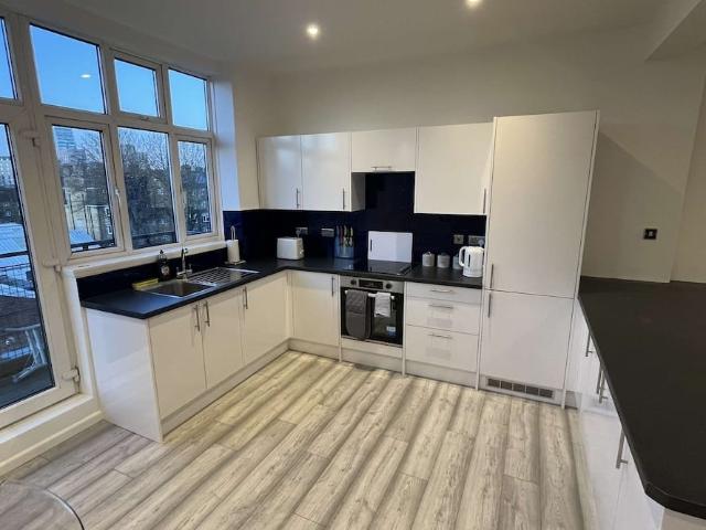 London, SW18 4JP, United Kingdom | 2 bed apartment for rent #147336526 | Rentberry