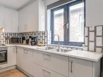 London, SW18 5LY, United Kingdom | 2 bed apartment for rent #121960876 | Rentberry