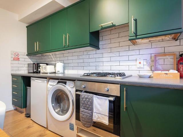 London, SW18 1JH, United Kingdom | 2 bed house for rent #149337606 | Rentberry
