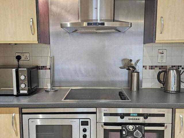 London, SW18 2BE, United Kingdom | 2 bed apartment for rent #147238079 | Rentberry