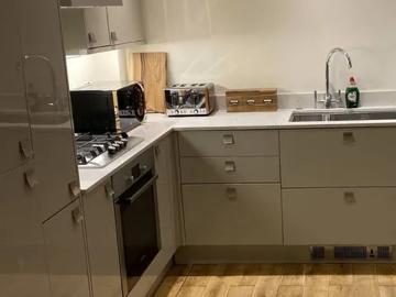 Earlsfield, London, Greater London - Equipped kitchen