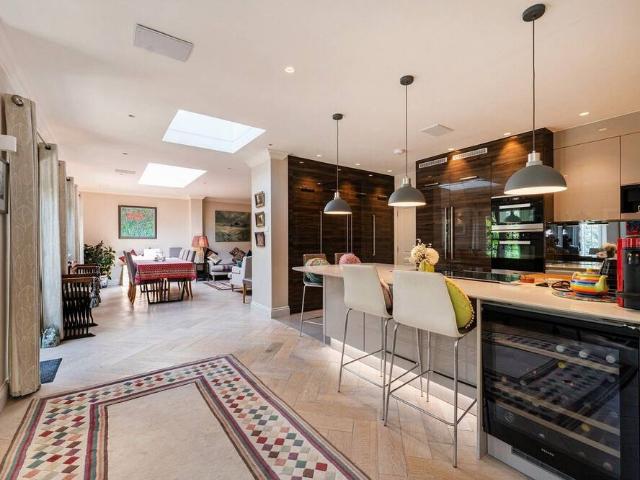 London, SW18 3NN, United Kingdom | 3 bed house for rent #147772890 | Rentberry