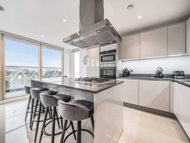 London, SW19 4HD, United Kingdom | 2 bed apartment for rent #121955309 | Rentberry