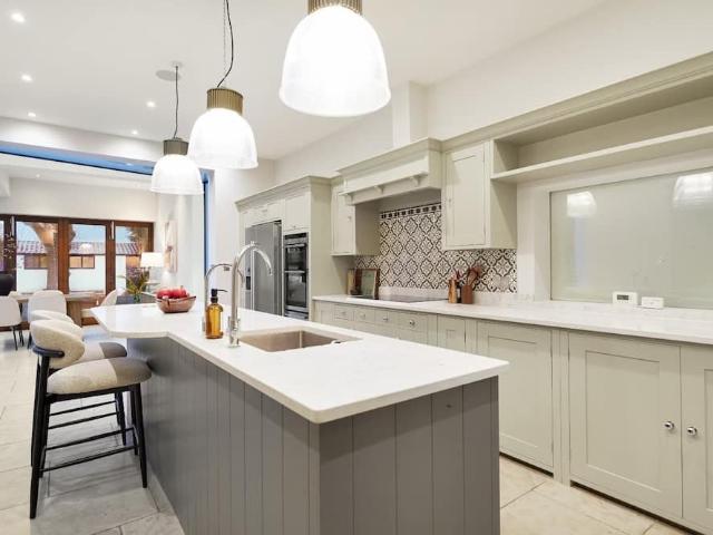 London, SW19 4PF, United Kingdom | 6 bed house for rent #169816493 | Rentberry