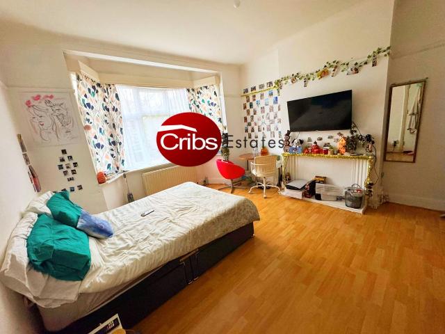 London SW19, 5 bed shared accommodation to rent, £895 pcm | PrimeLocation