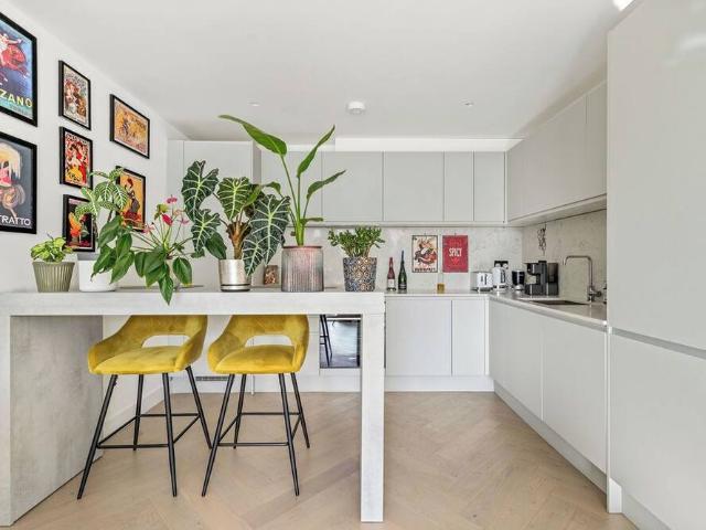 London, SW19 8HJ, United Kingdom | 2 bed apartment for rent #149470742 | Rentberry