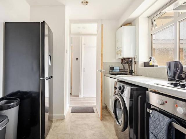 London, SW19 8SU, United Kingdom | 2 bed apartment for rent #166723510 | Rentberry