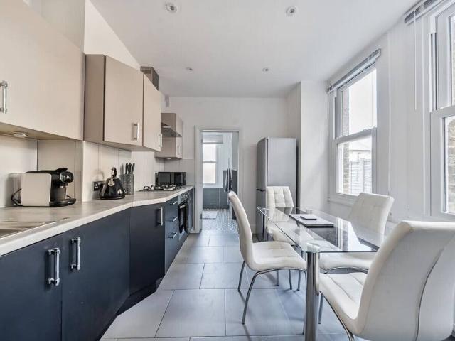 London, SW19 1EW, United Kingdom | 1 bed apartment for rent #147752467 | Rentberry