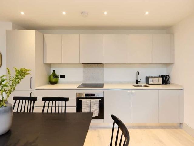 London, SW19 2LP, United Kingdom | 2 bed apartment for rent #149847773 | Rentberry