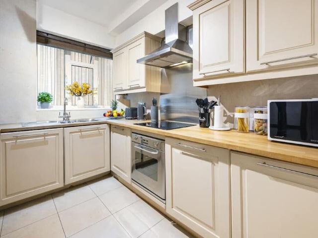 London, SW1E 5HY, United Kingdom | 2 bed apartment for rent #135654377 | Rentberry