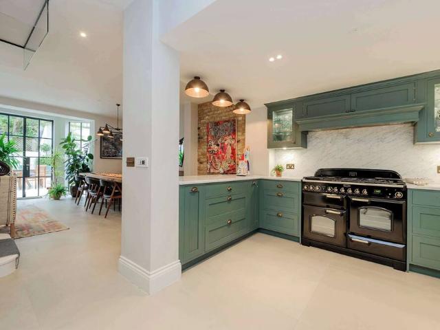 London, SW1W 8JP, United Kingdom | 3 bed townhouse for rent #160272387 | Rentberry